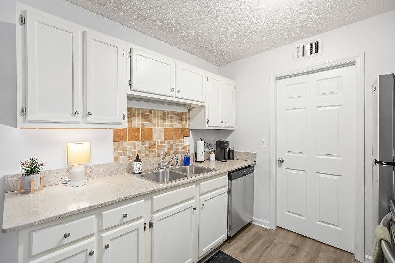 Furnished Finder property 574501_1 photo 7
