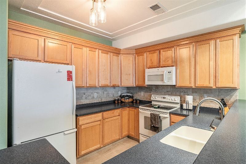 Furnished Finder property 574533_1 photo 3