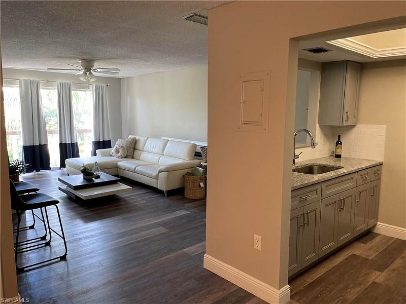 Furnished Finder property 574704_1 photo 3