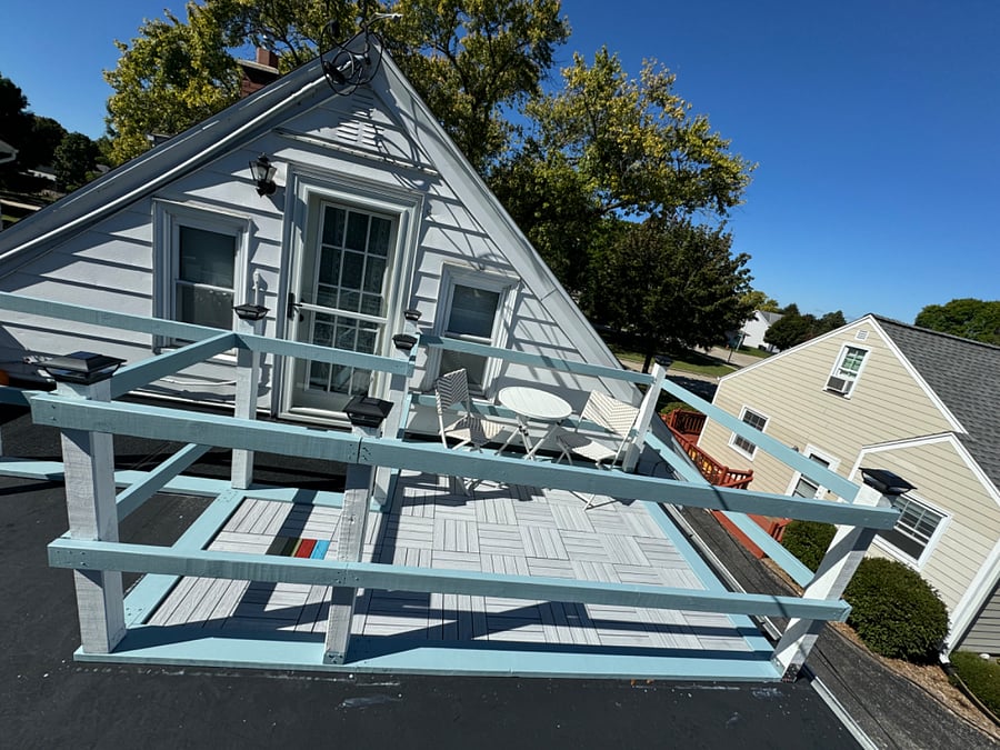 Beautiful 2nd floor deck