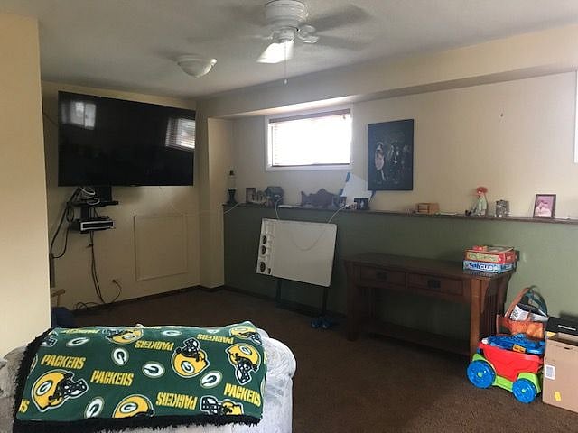 Second sitting area with 65 inch TV