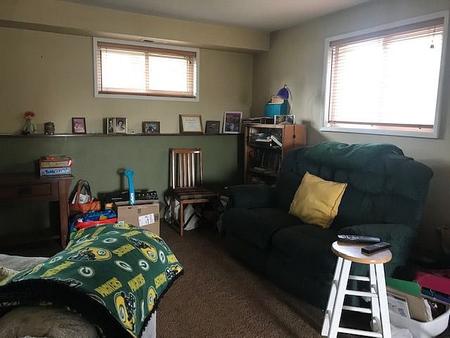 Second sitting area