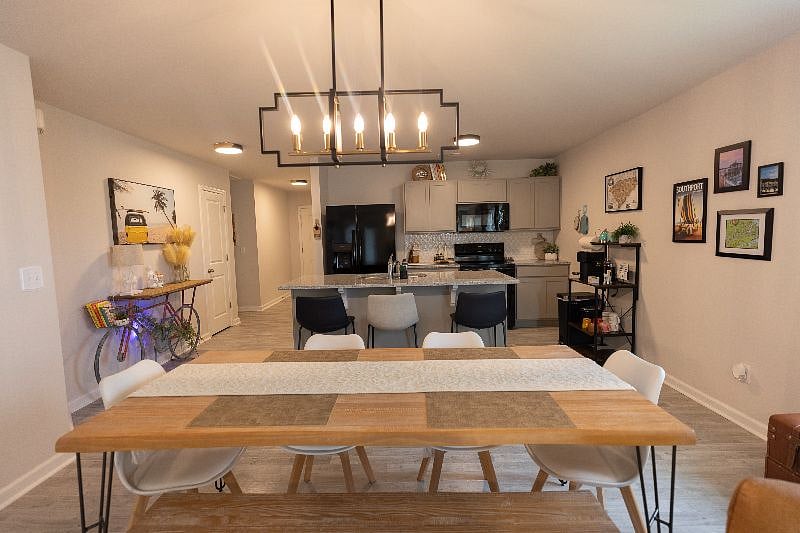 Open Concept, Fully Equipped Kitchen with Island