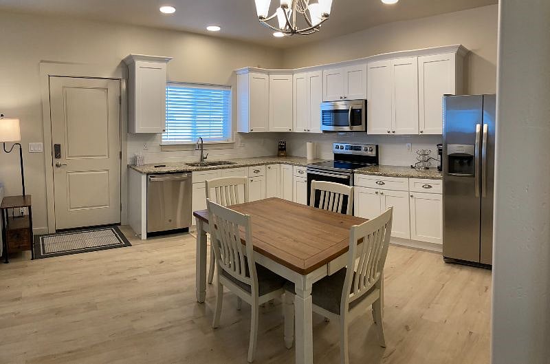Furnished Finder property 574999_1 photo 3