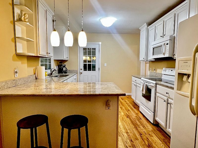 Furnished Finder property 575016_1 photo 11