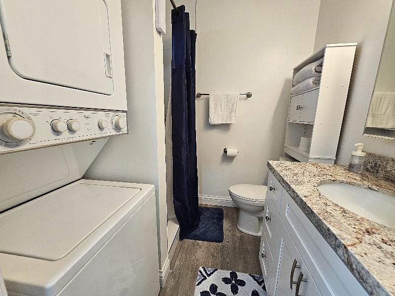 Stackable Washer/Dryer in Unit