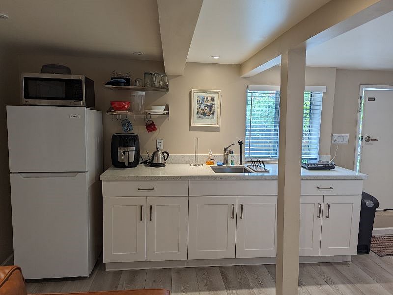 Furnished Finder property 575055_1 photo 3