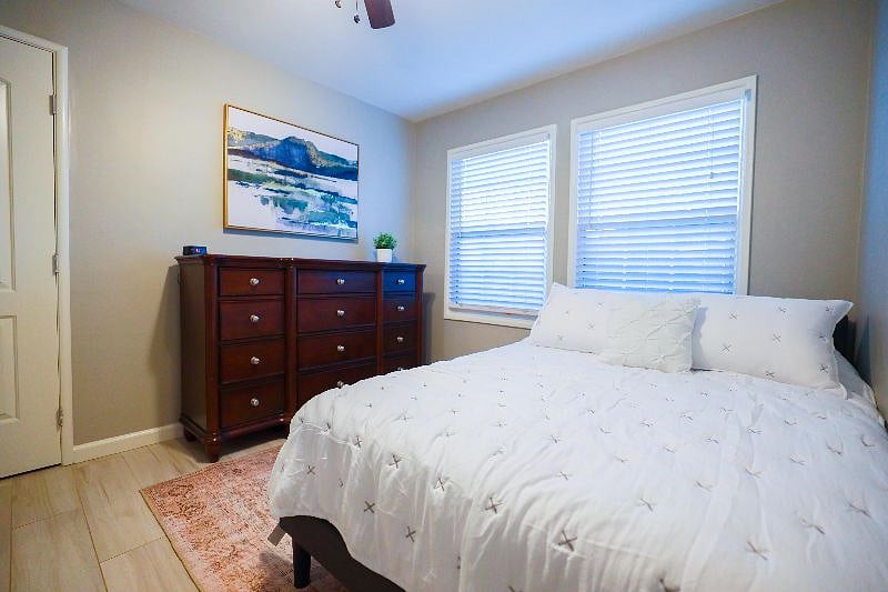 Full size bed