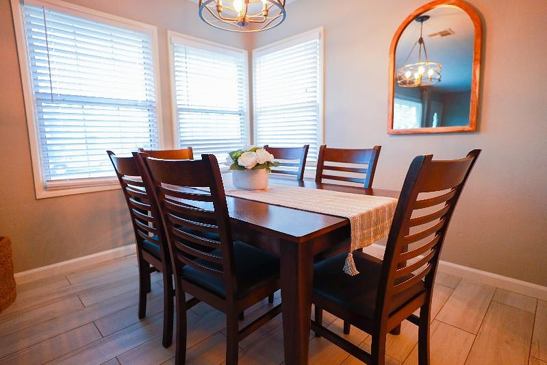 Furnished Finder property 575058_1 photo 3