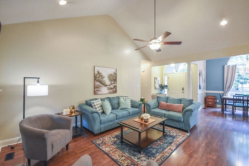 Furnished Finder property 575090_1 photo 3