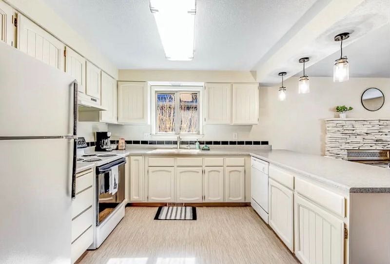 Furnished Finder property 575123_1 photo 4