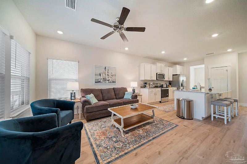 Furnished Finder property 575140_1 photo 3