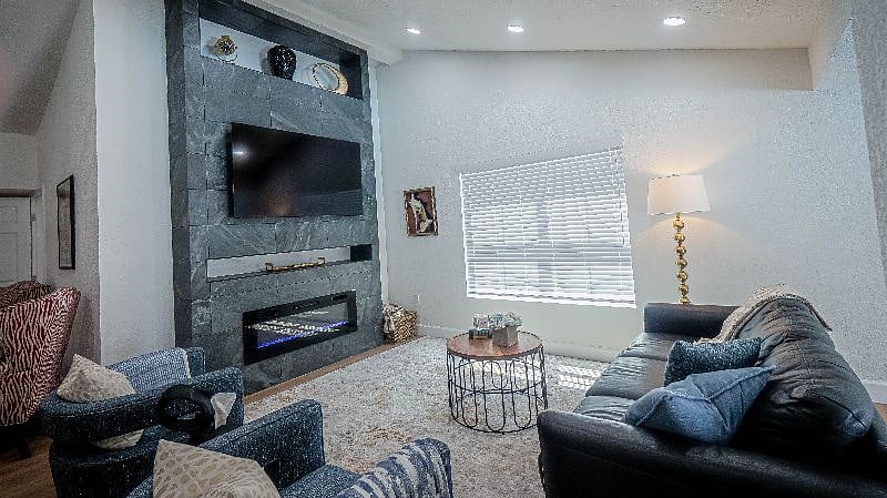 Furnished Finder property 575312_1 photo 3