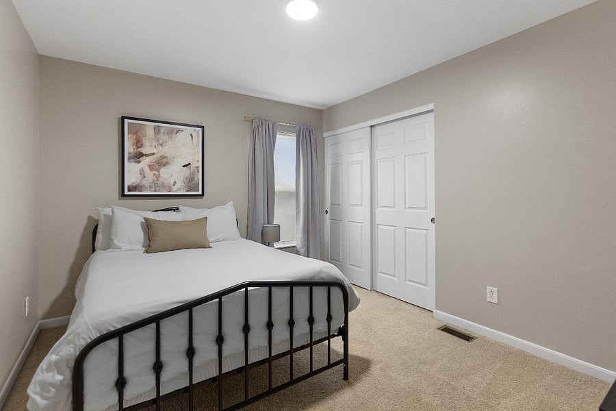 Bedroom #4-Queen