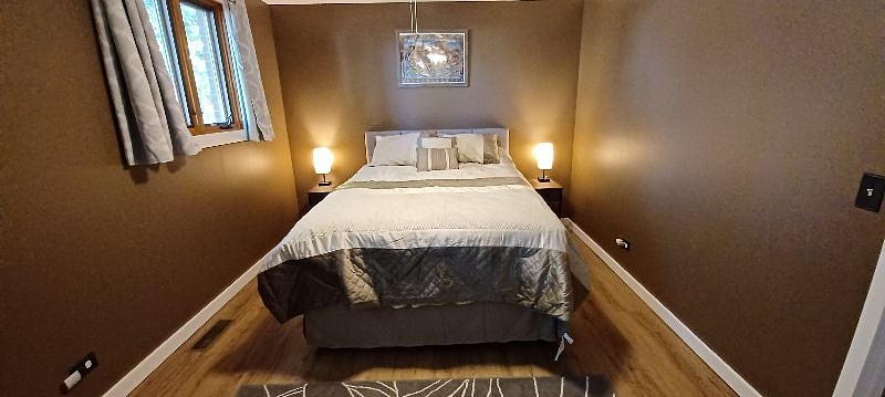 bedroom 3 queen size with room for playpen
