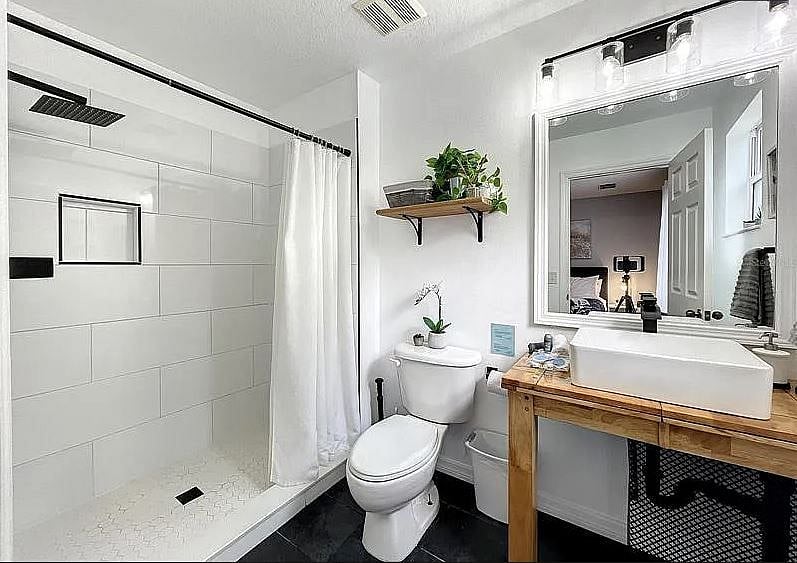 Furnished Finder property 575436_1 photo 8