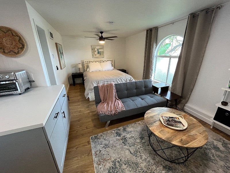 living area with futon