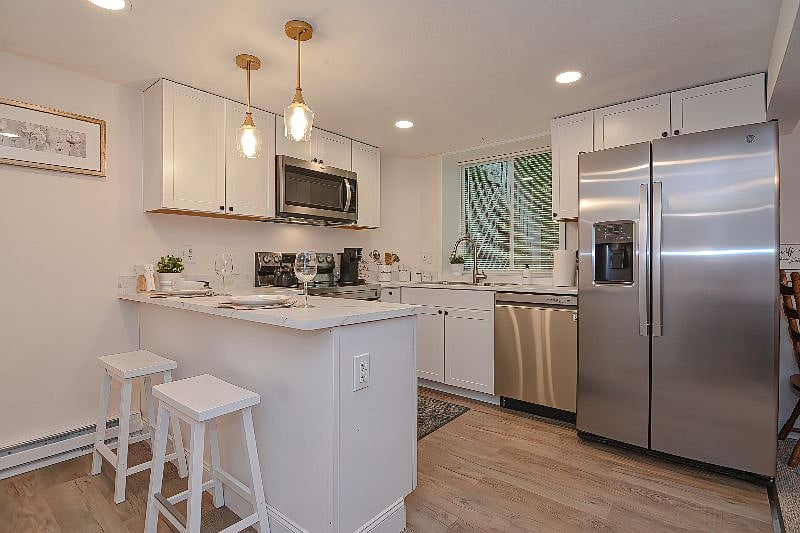 Full kitchen