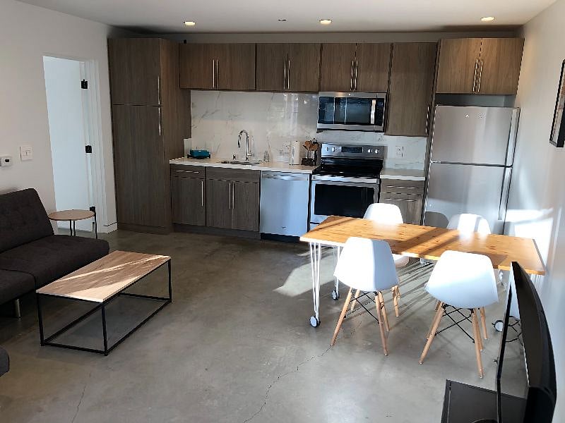 Furnished Finder property 575676_1 photo 3