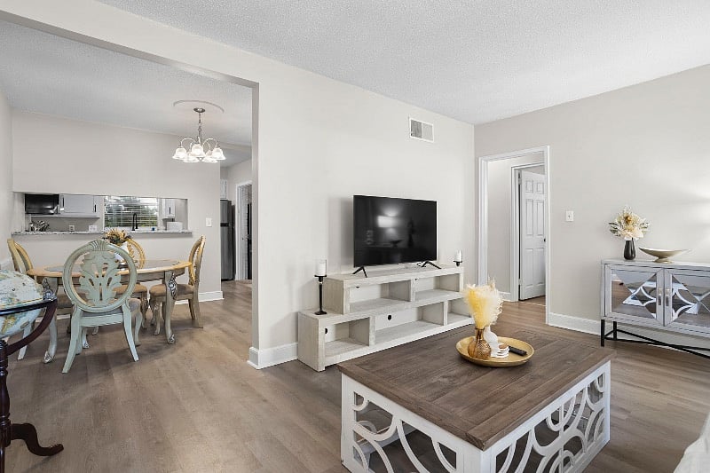 Furnished Finder property 575696_1 photo 3