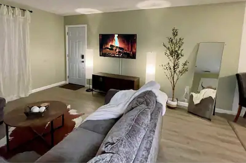 Furnished Finder property 575733_1 photo 3