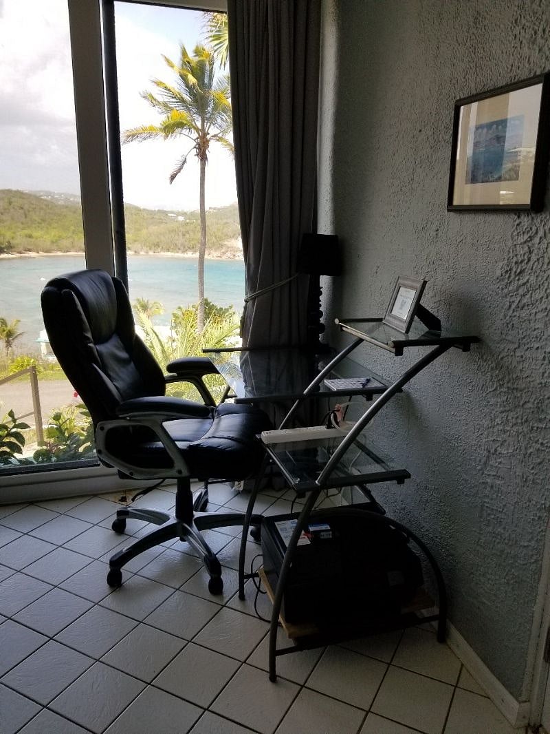 Work station 