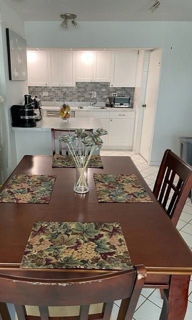 Furnished Finder property 575736_1 photo 3
