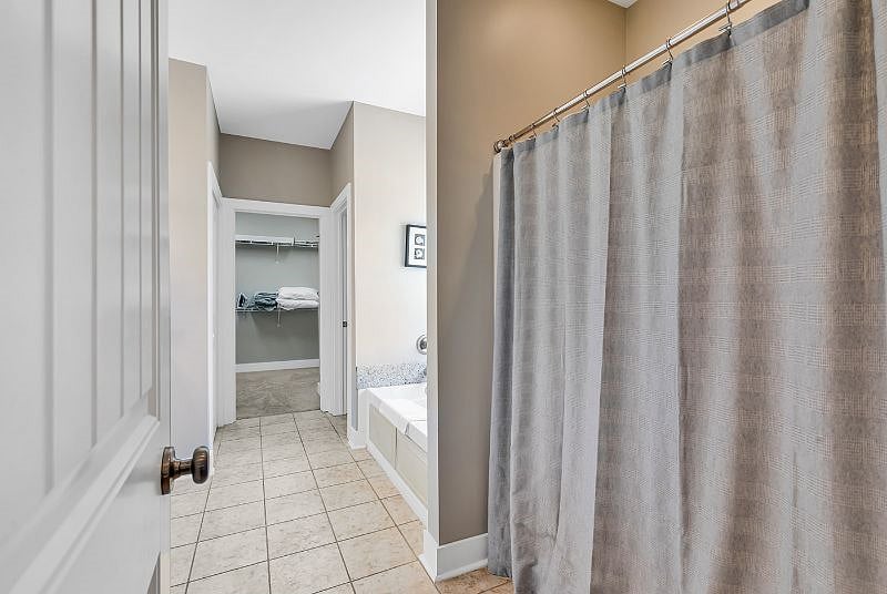 Primary 5 piece bathroom 