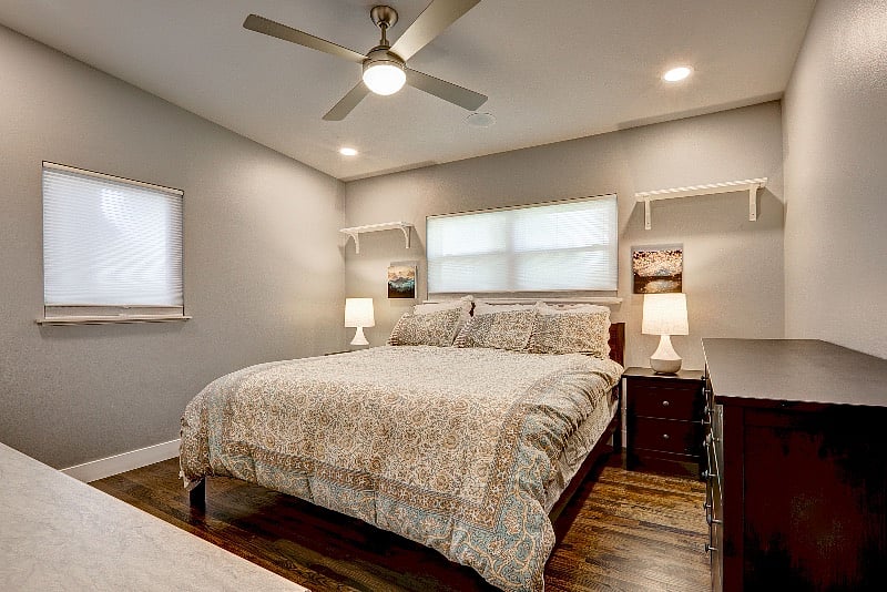 Secondary bedroom with king size bed