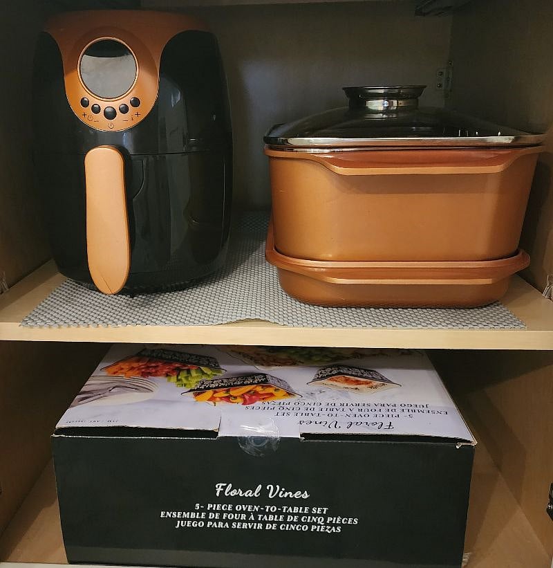 Air fryer, baking dish and casserole pans