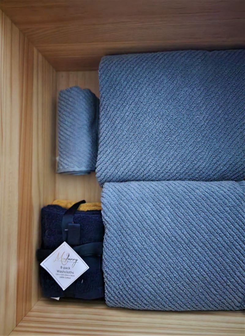 Bathrooms equipped with towels and wash clothes