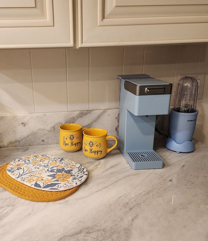 Coffeemaker and smoothie blender