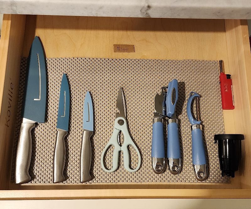 Kitchen fully equipped with new utensils