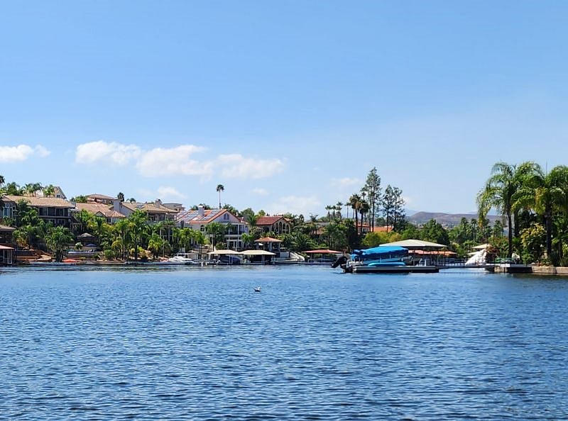 Minutes from lake for outdoor enthusiasts