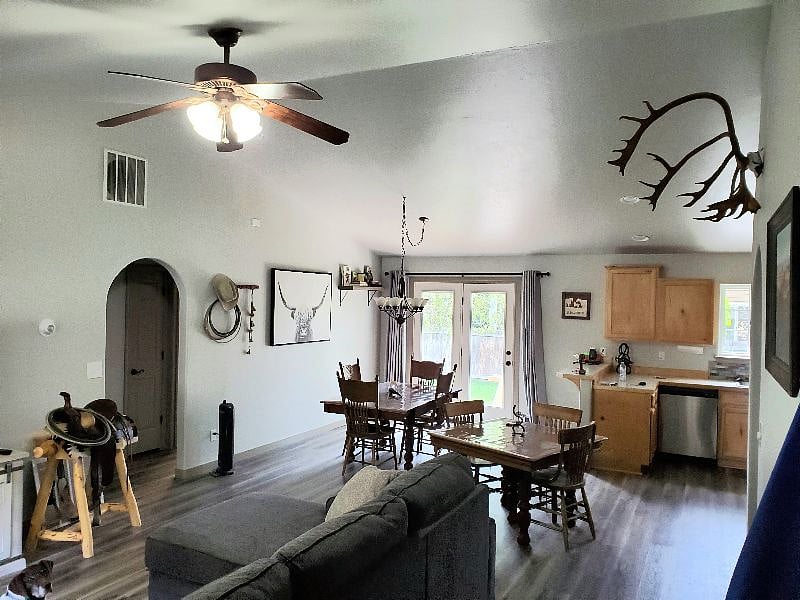 Furnished Finder property 575869_1 photo 4