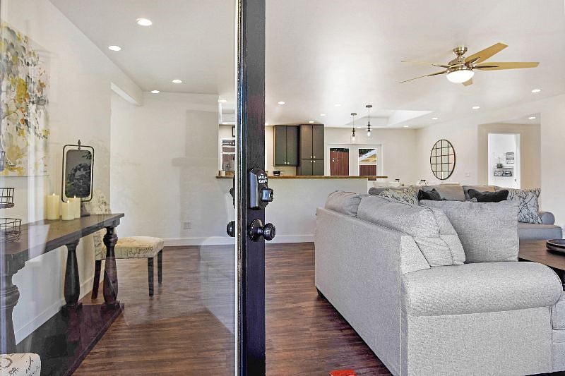 Furnished Finder property 575880_1 photo 5