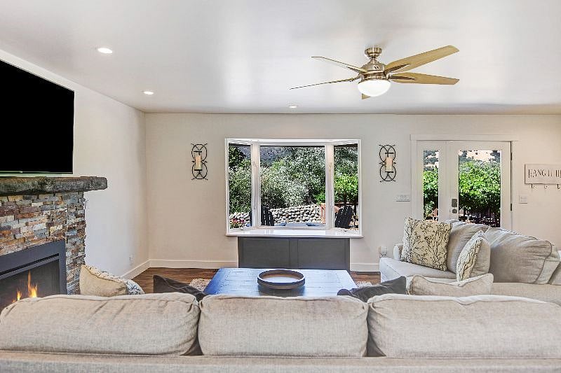 Furnished Finder property 575880_1 photo 10