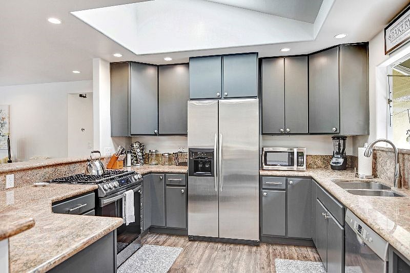 Fully stocked gourmet kitchen