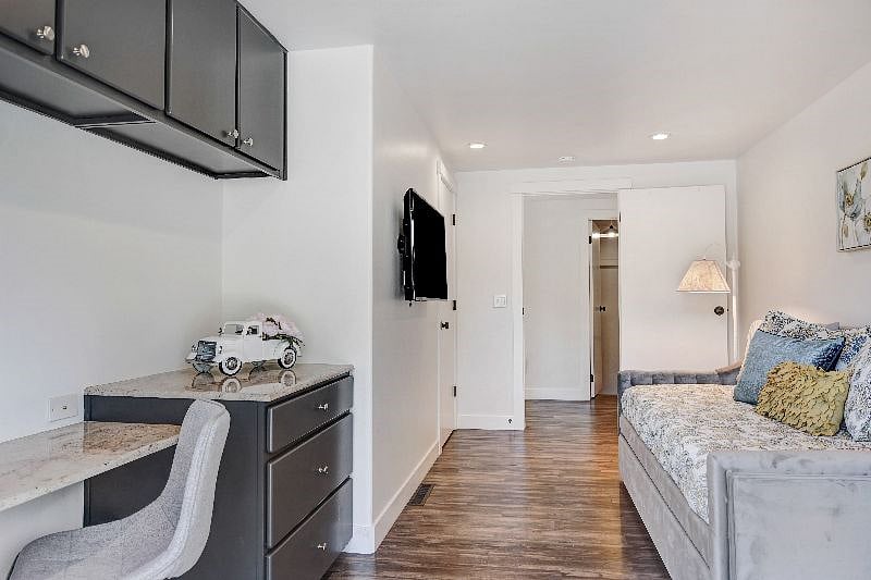 Furnished Finder property 575880_1 photo 23