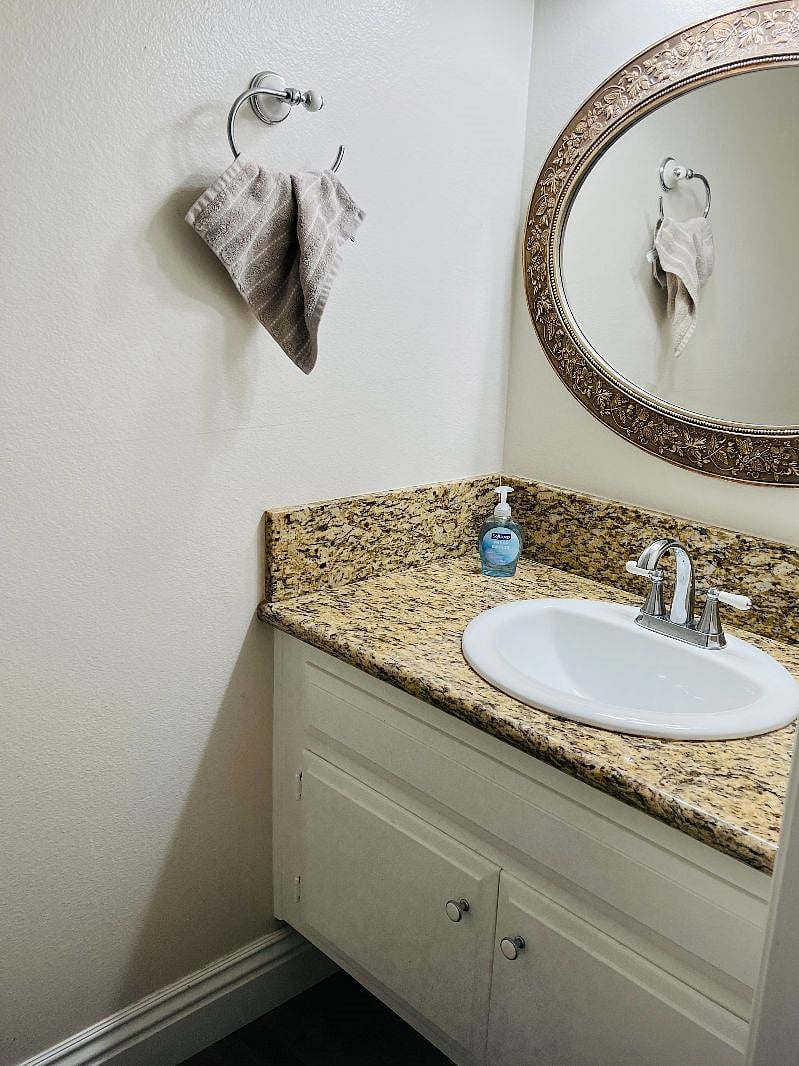 Half bath off the living room