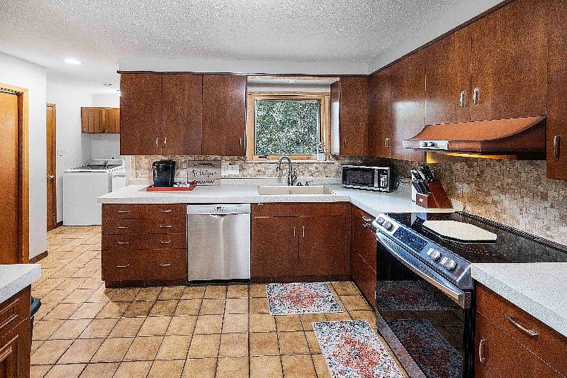 Furnished Finder property 575976_1 photo 4