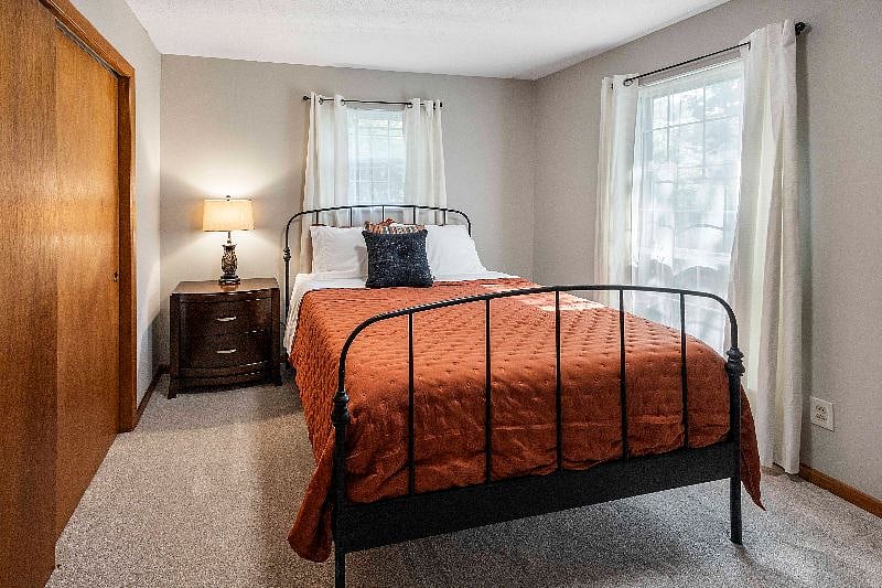 Guest bedroom 2 with Queen bed