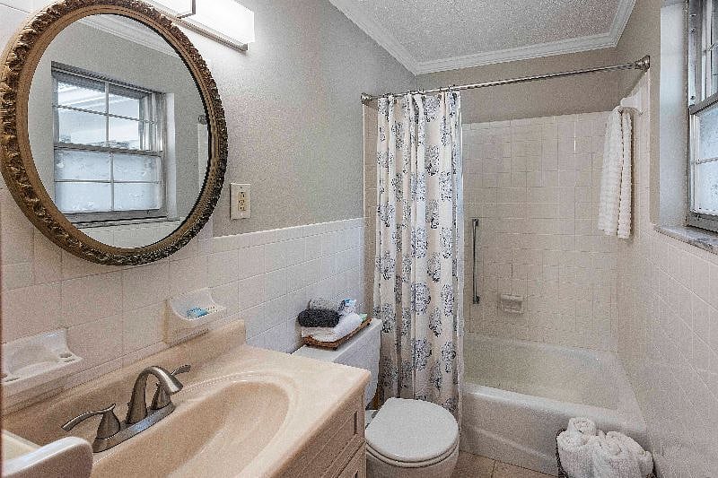 Primary ensuite bathroom