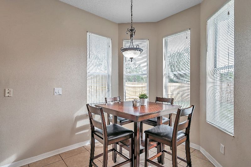 Furnished Finder property 575984_1 photo 27