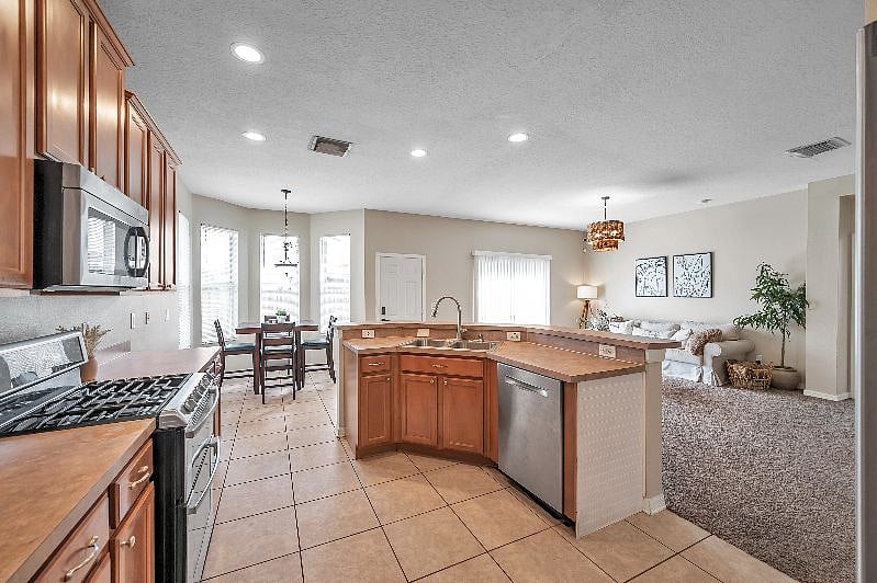 Furnished Finder property 575984_1 photo 35
