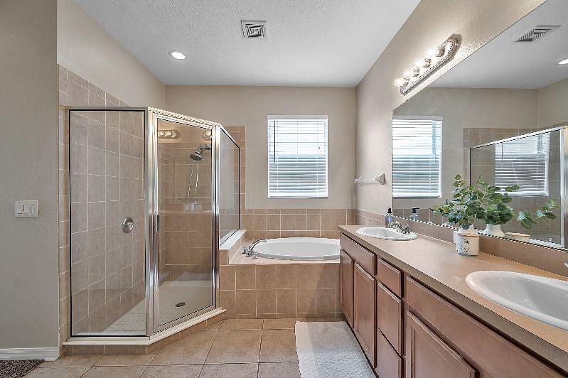 Furnished Finder property 575984_1 photo 36