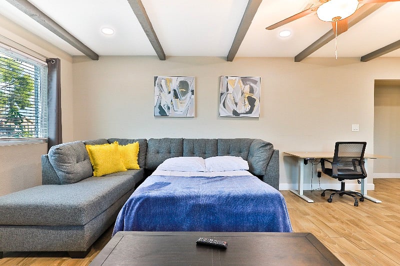 Pull out couch full size for 2 people to sleep