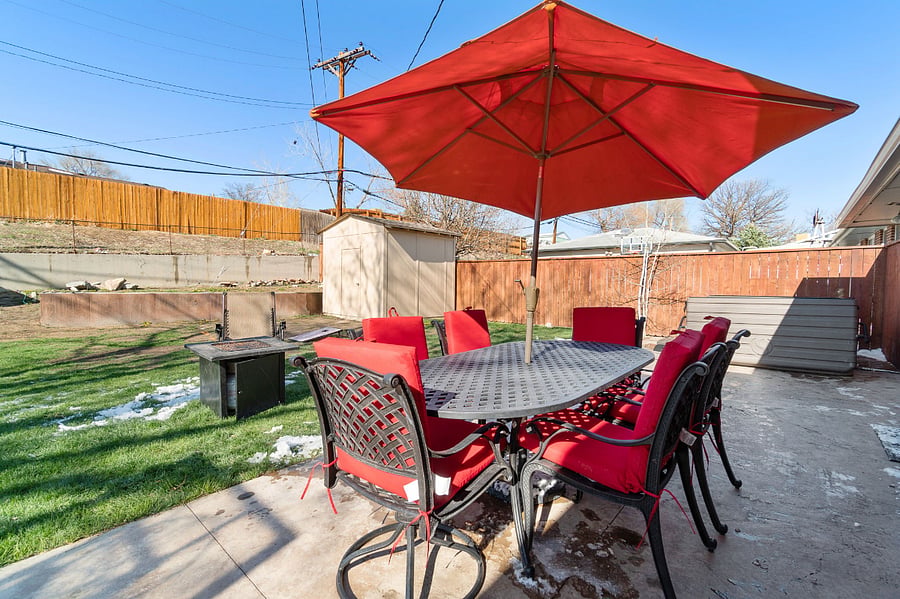 Unwind in Style! - Experience the ultimate getaway with a hot tub, firepit, outdoor seating, and a BBQ grilla perfect blend for your escape!
