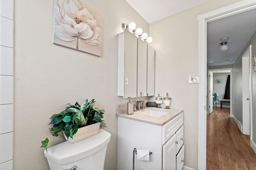Immerse Yourself in a Full Bathroom Experience!
