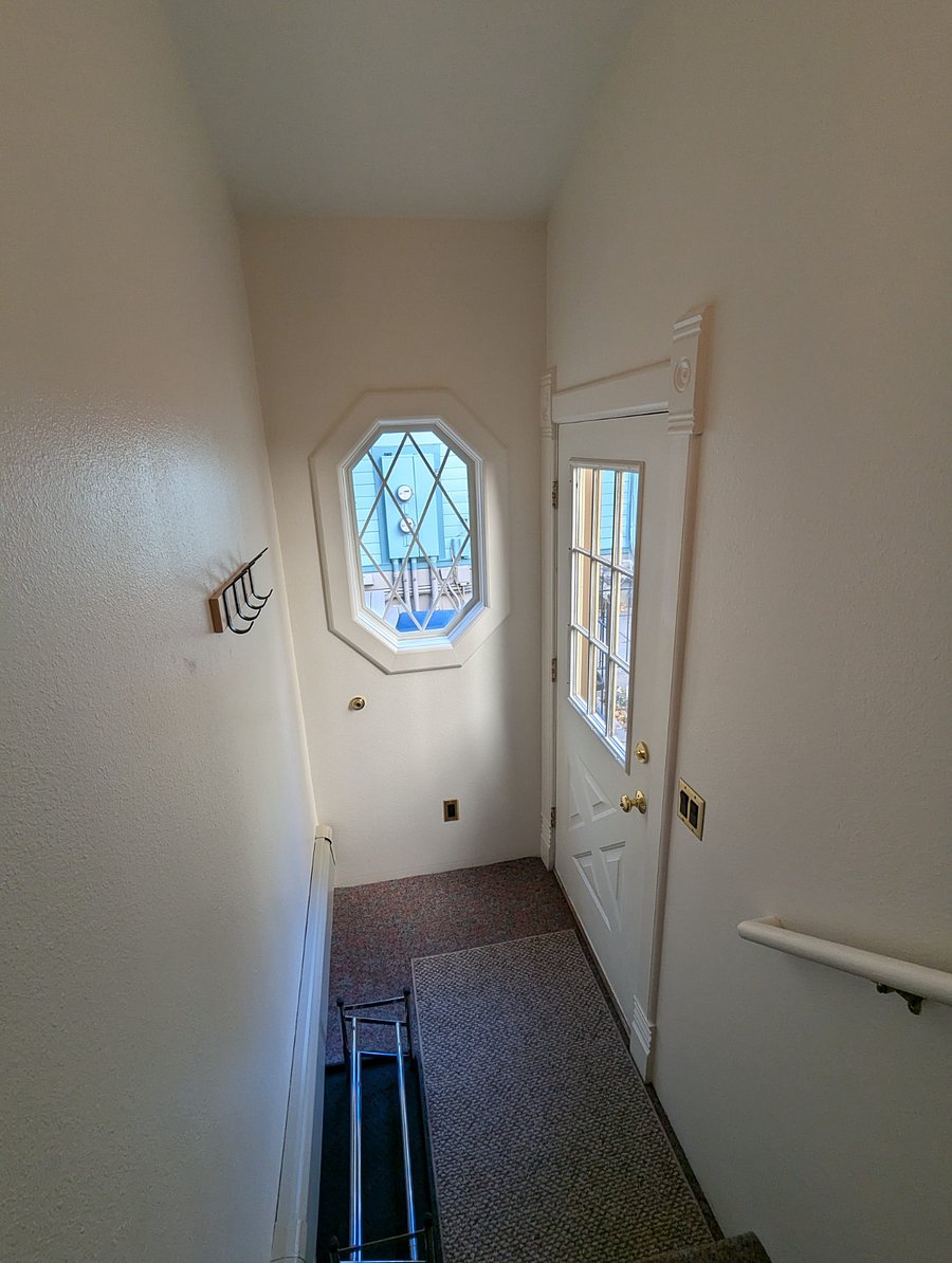 Furnished Finder property 576044_1 photo 18